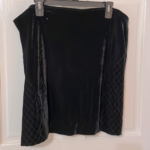 Simply Vera Vera Wang Black Velvet Elastic Waist Quilted Skirt, size XL - Picture 6 of 6